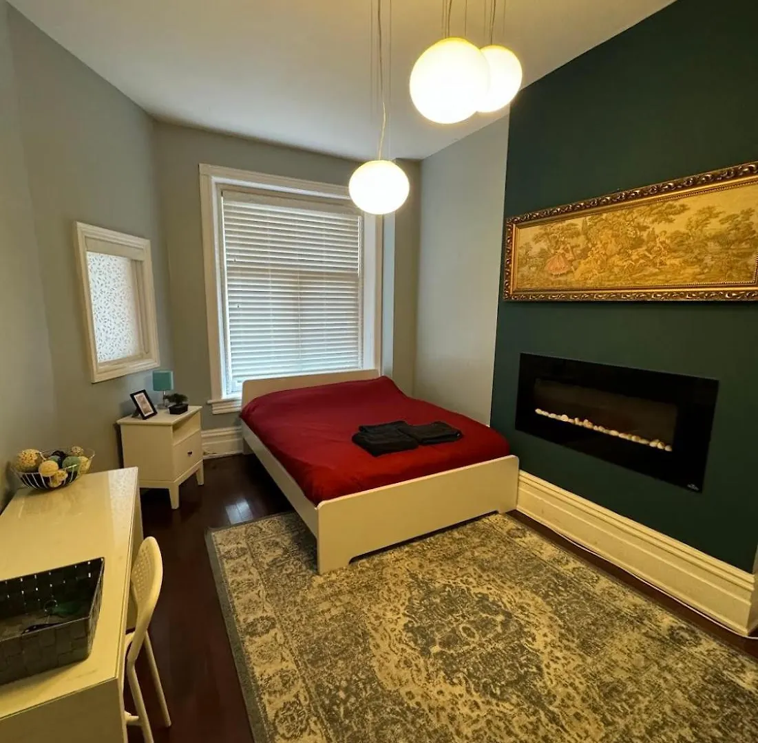 Spacious Townhouse Close To Dundas Square! Toronto Gasthof